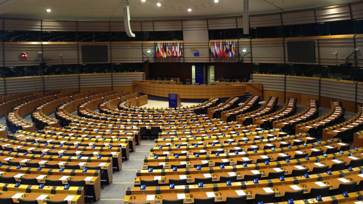Europarlament schválil 17bilionový balík na ekonomické zotavení z koronavirové krize